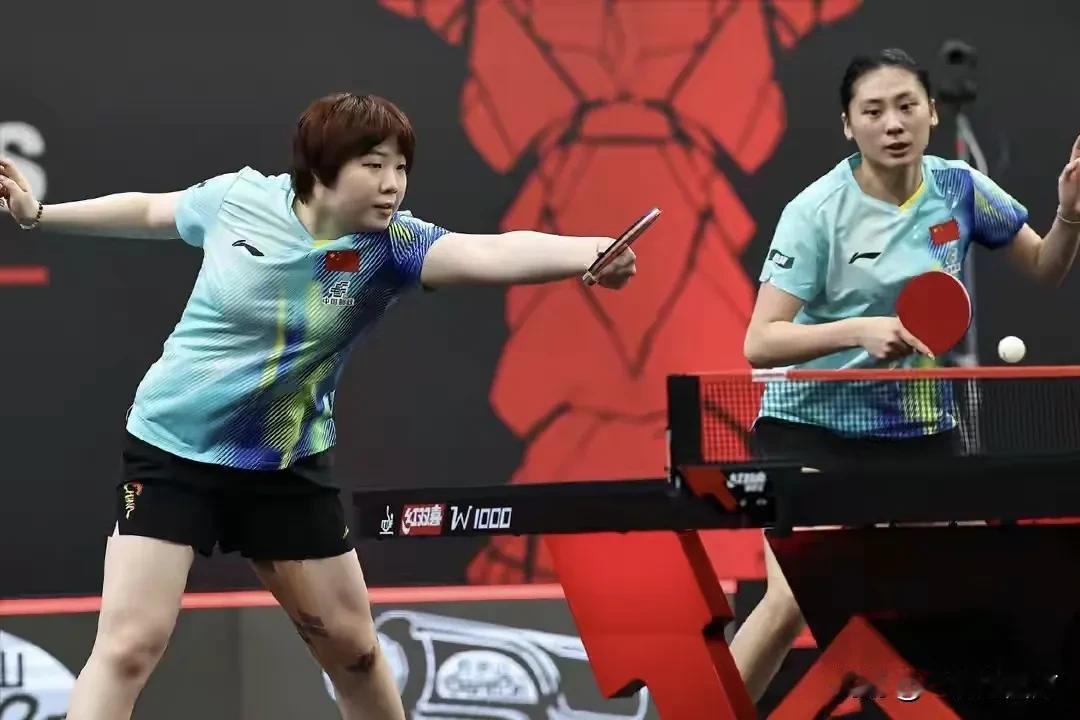 WTT新加坡大满贯女双半决赛，中国队唯一参赛的组合蒯曼/陈熠1-3负于日本组合张
