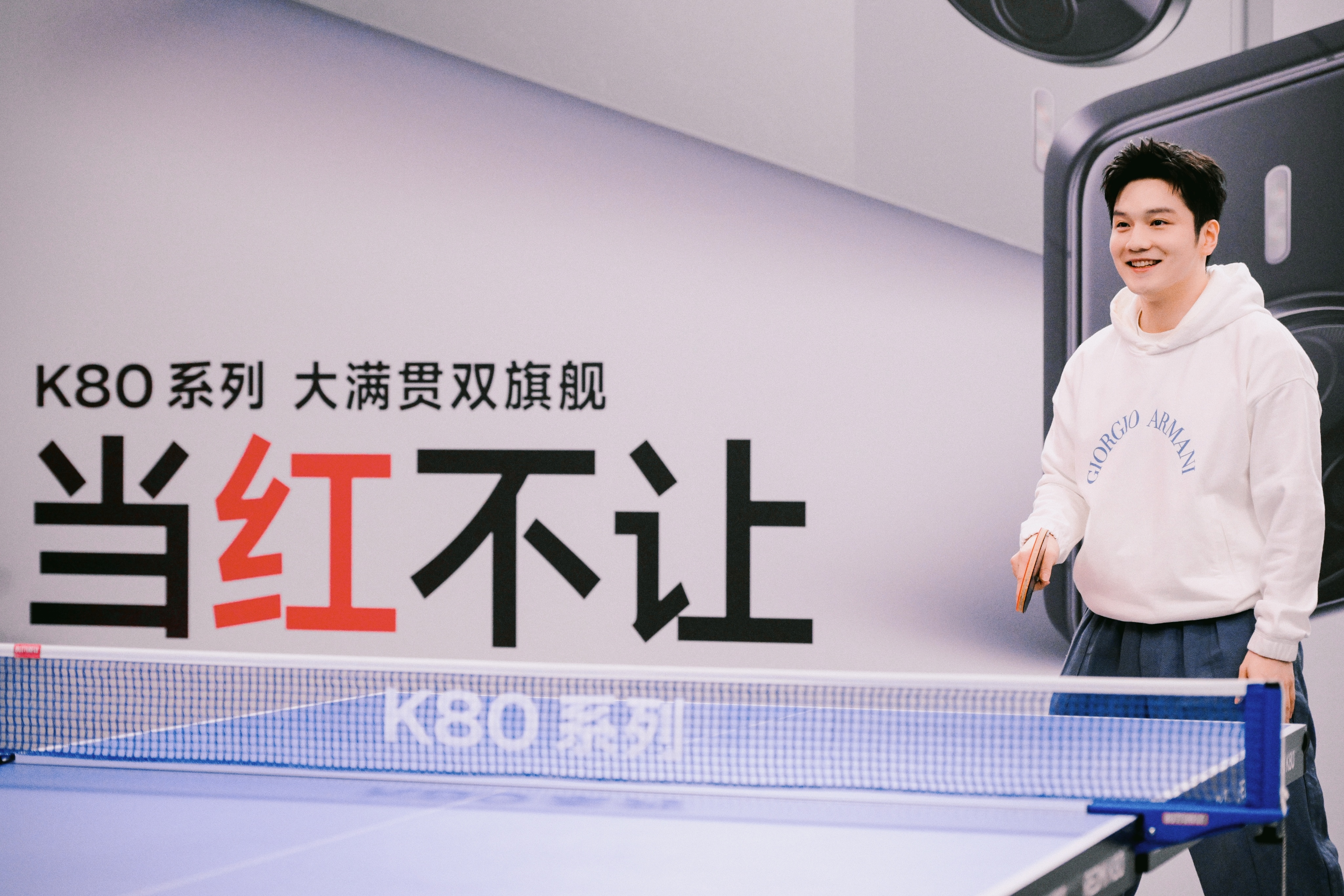 中国青年当红不让保持清醒的头脑，摆脱焦虑，把握当下，勇往直前。祝大家青年节愉快[