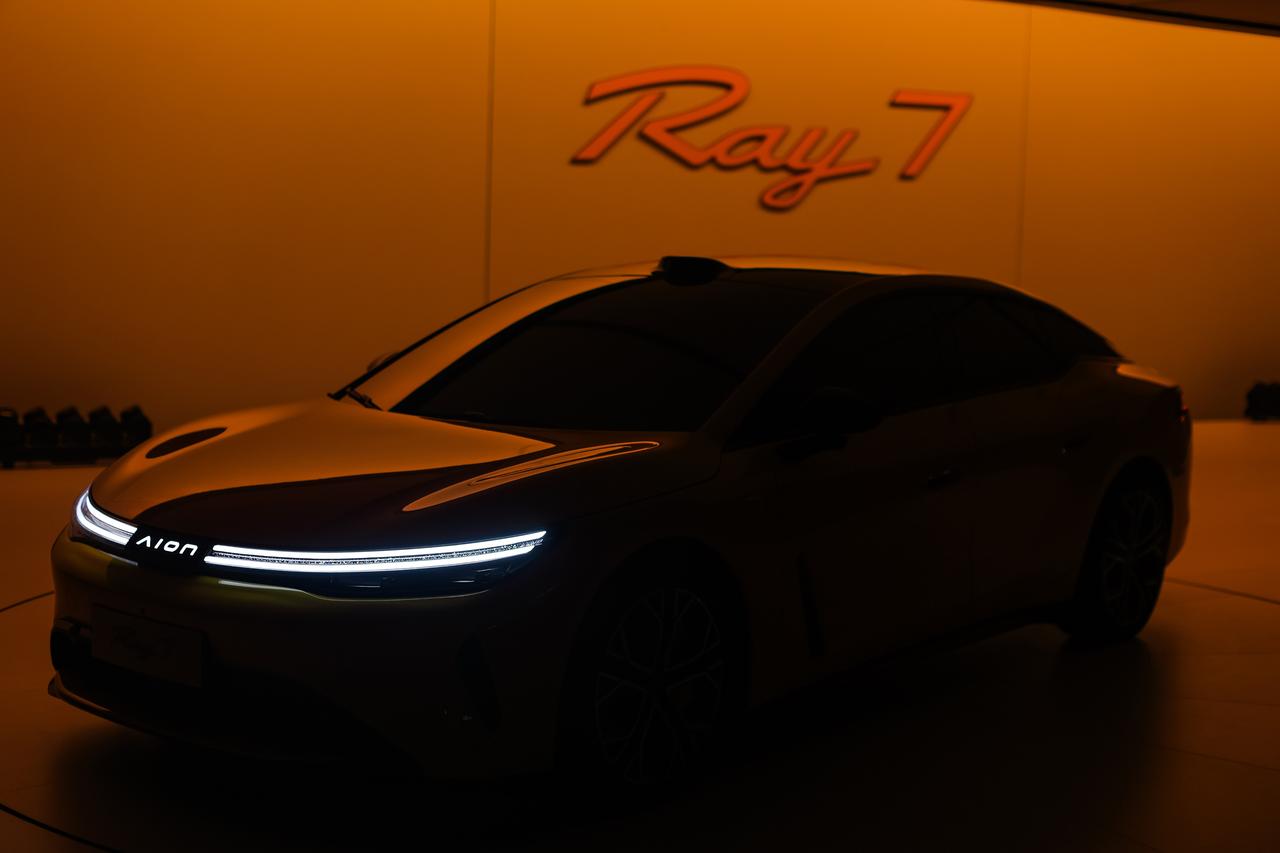 8月19日，广汽埃安推出全新Ray车系，定位首款超级纯电轿车Ray7，同时这也是