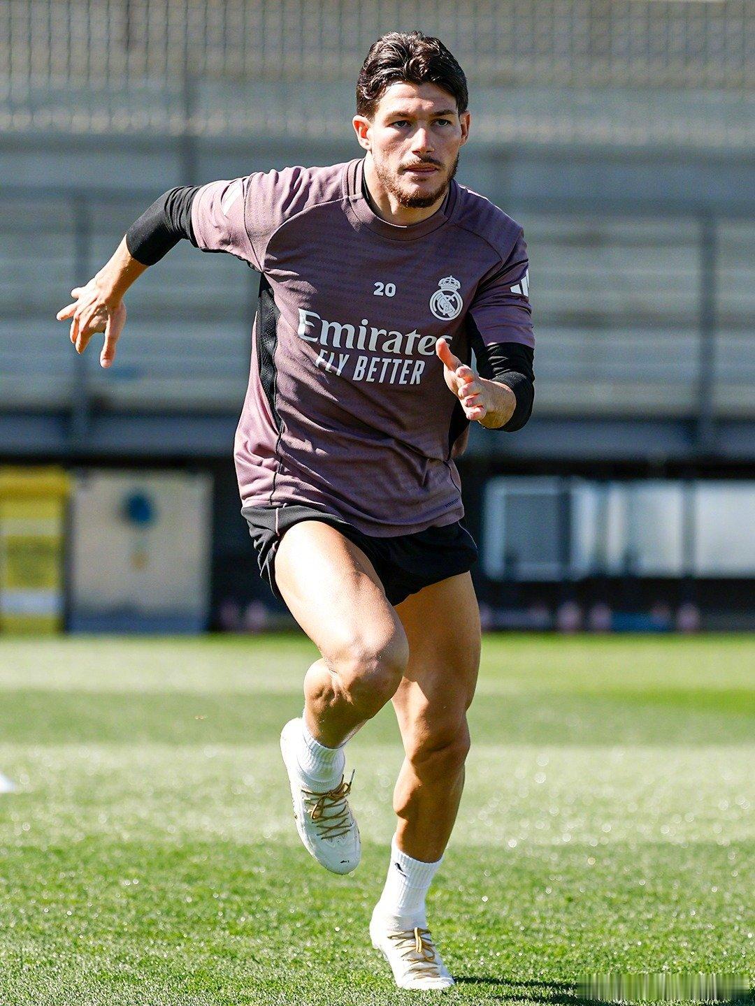 国家德比倒计时4️⃣天继续备战中💨皇马训练halamadrid皇马  cr：皇
