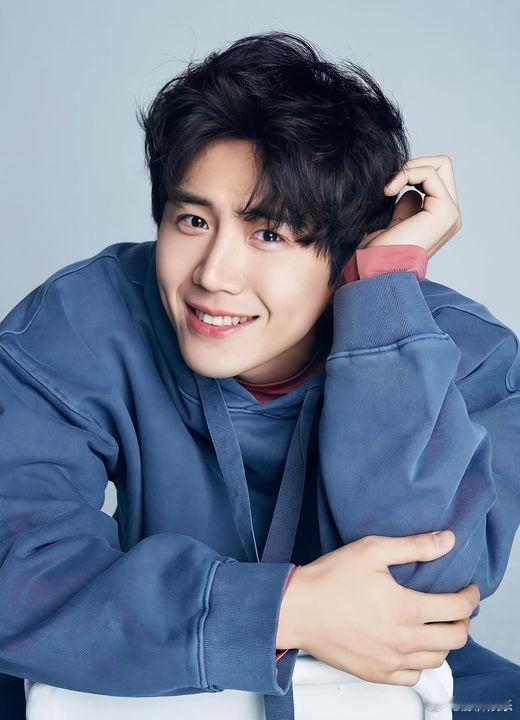 金宣虎曾被曝强迫怀孕的前女友打胎昔日暖男人设因爆料崩塌，代言综艺全丢，真相却是被