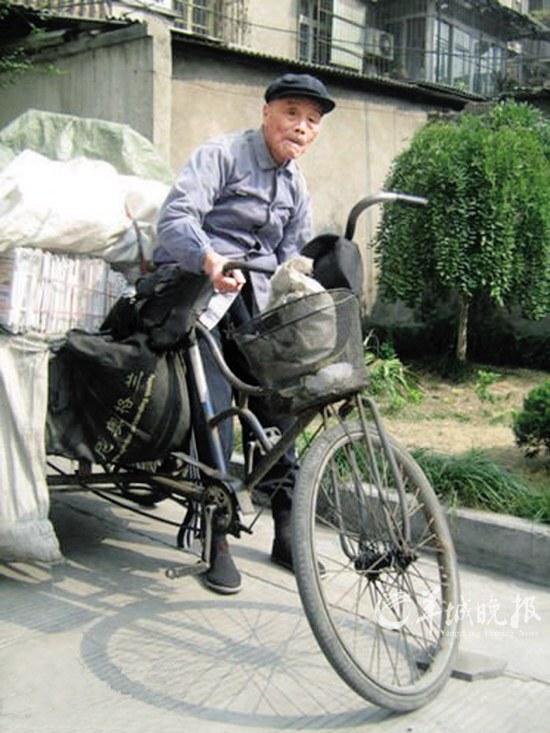 [微风]1974年，被劳教20年的抗战英雄吴其轺重获自由，只能靠蹬三轮车维持生计