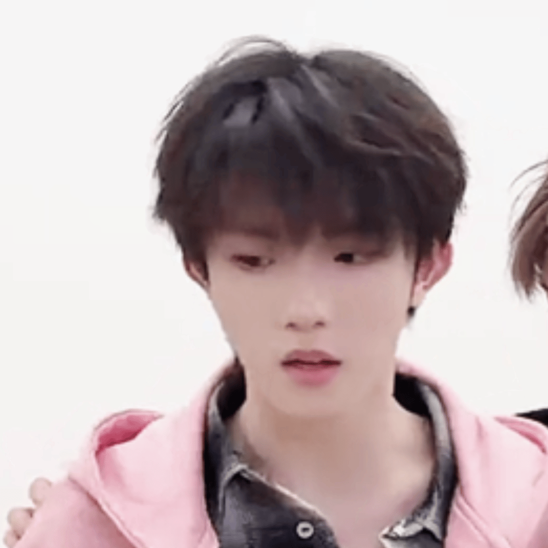 好心疼告告胖了被骂普瘦了颧骨又刺出面部而我家瘦瘦就算减肥到骷髅架子也会好看因为骨