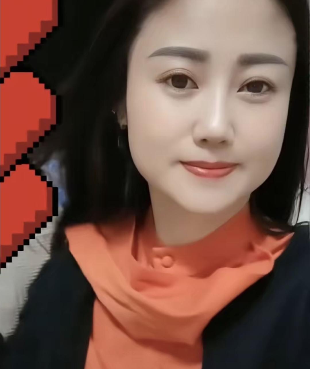 阿辉连送两天奶茶，我们仨谁都没碰过，他笑得越殷勤，我越不敢接。
仓库就那么大点地