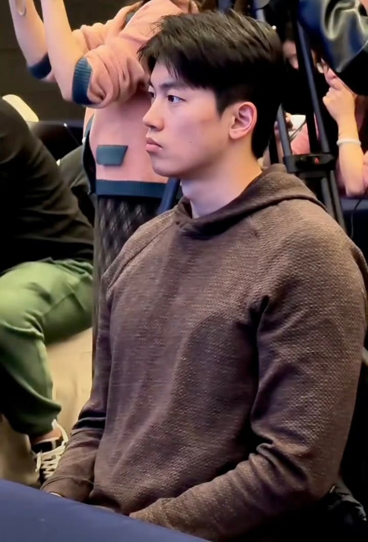 第一帅受不解释。 