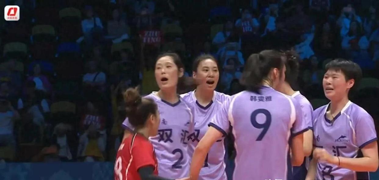 这次全运会女排的比赛，看得人真是五味杂陈。河南女排有了朱婷坐镇，就像当年独立团有