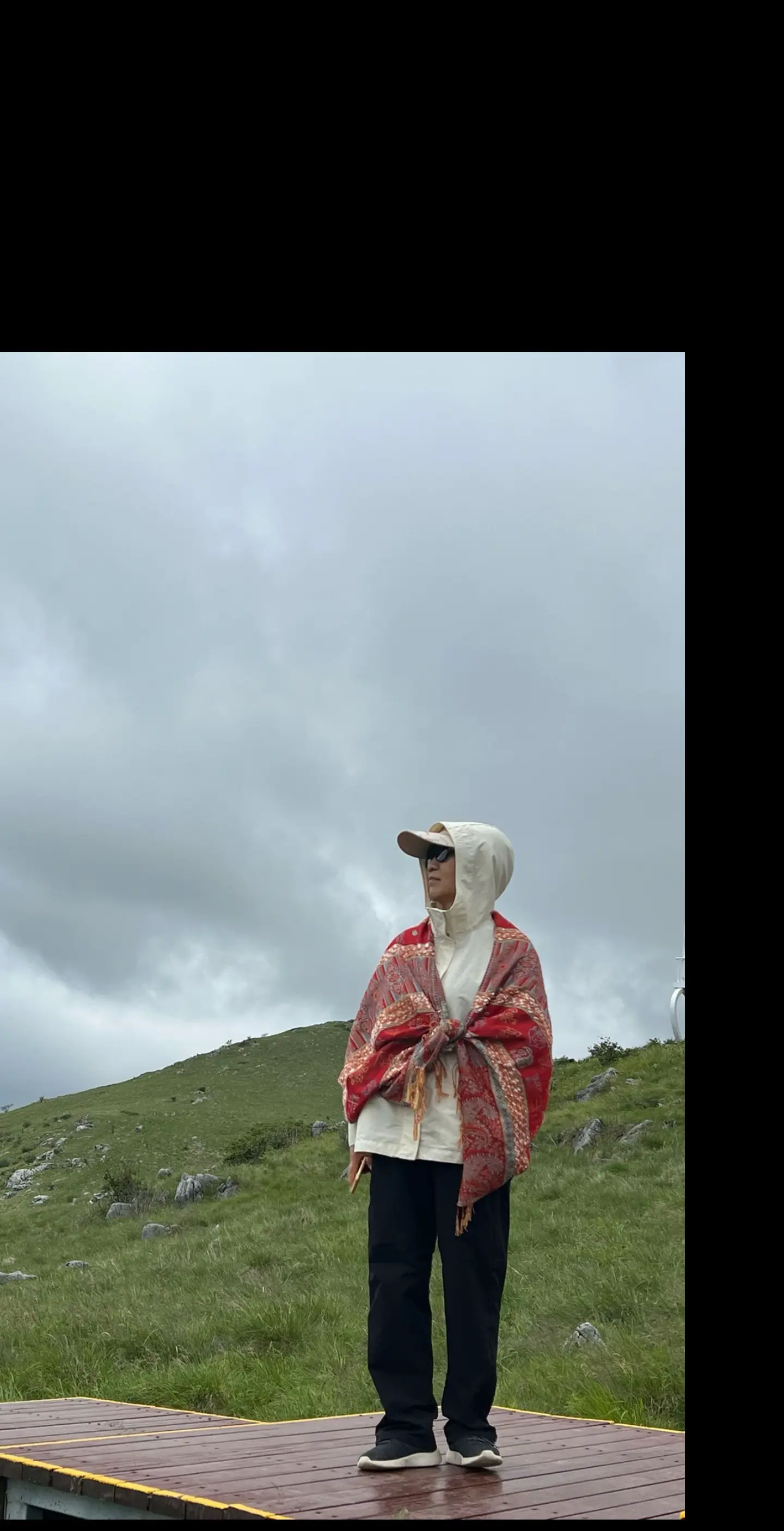 穿两件衣服在海拔2500还冷嗖嗖的