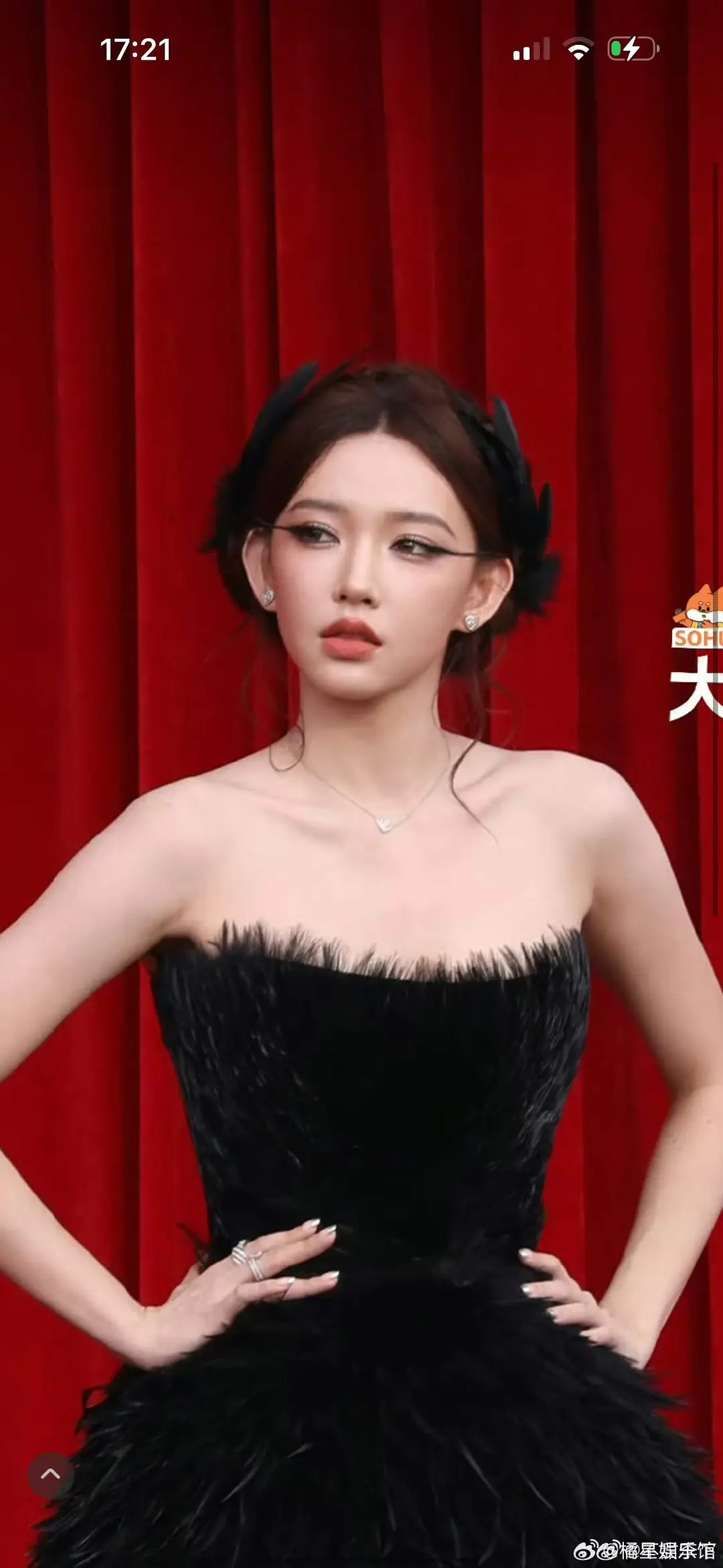这发睫毛，发型师真的不会笑吗 ​​​