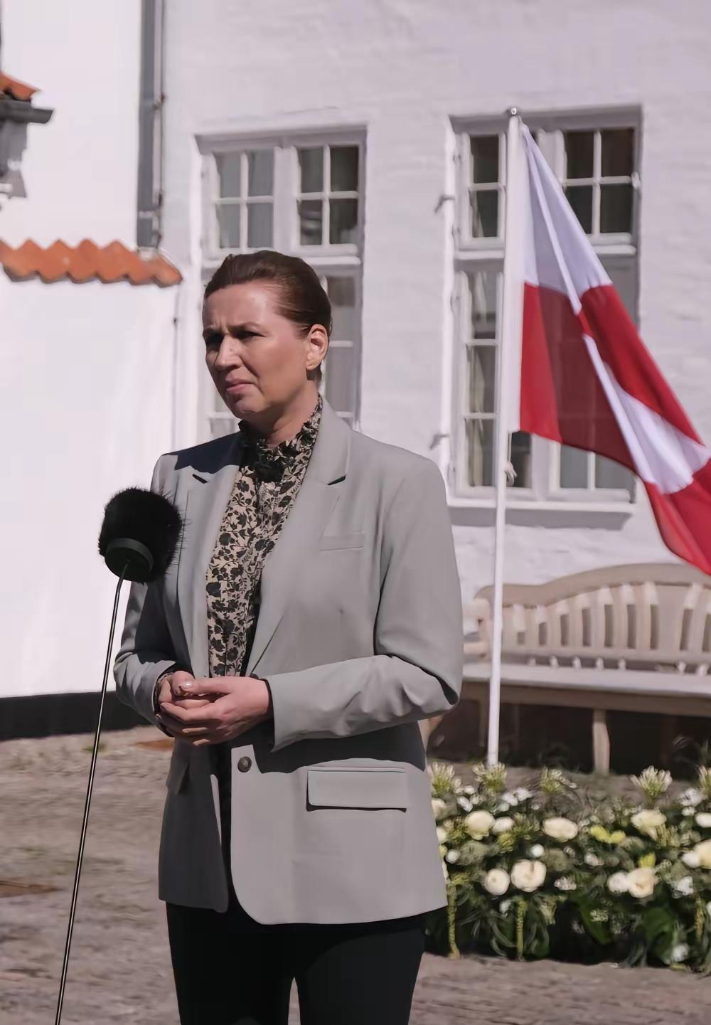 终于回过味儿来了。
之前看丹麦那位女首相，疯了一样咬着东方大国不放，我还纳闷，多