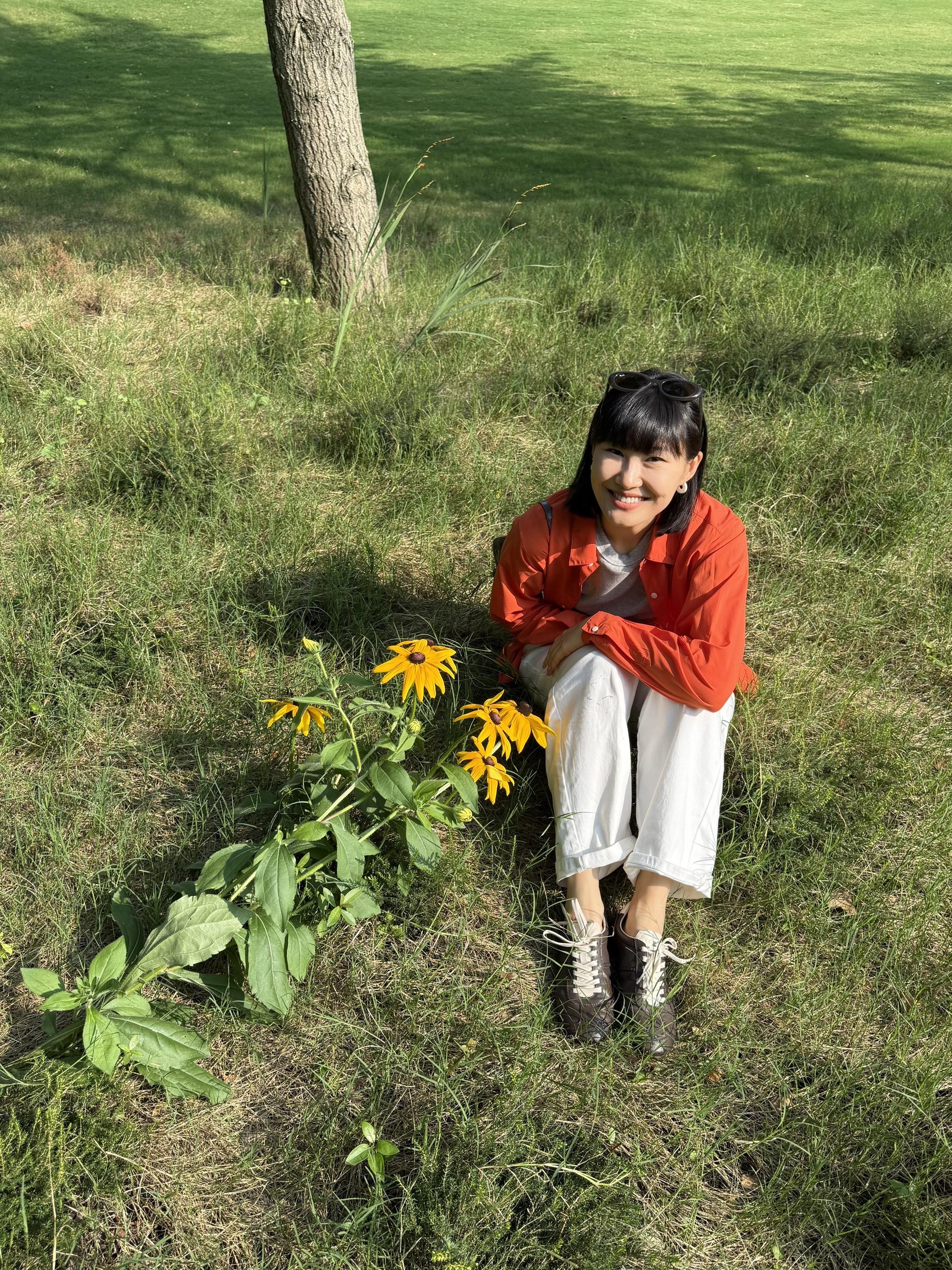 别错过任何美丽的片刻。在考察成都场婚礼的场地了，准备回去时在远远的一大...