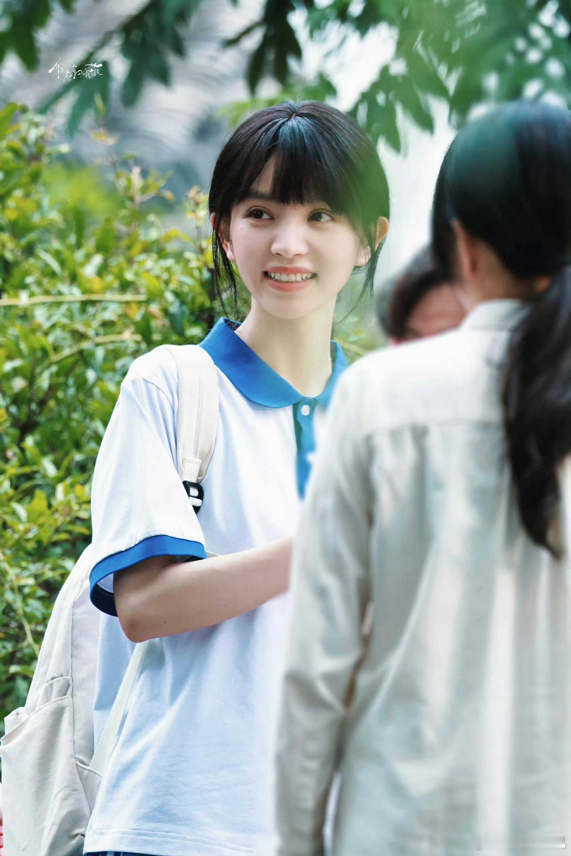 热门花最近在拍的现代剧校服造型 ​​​