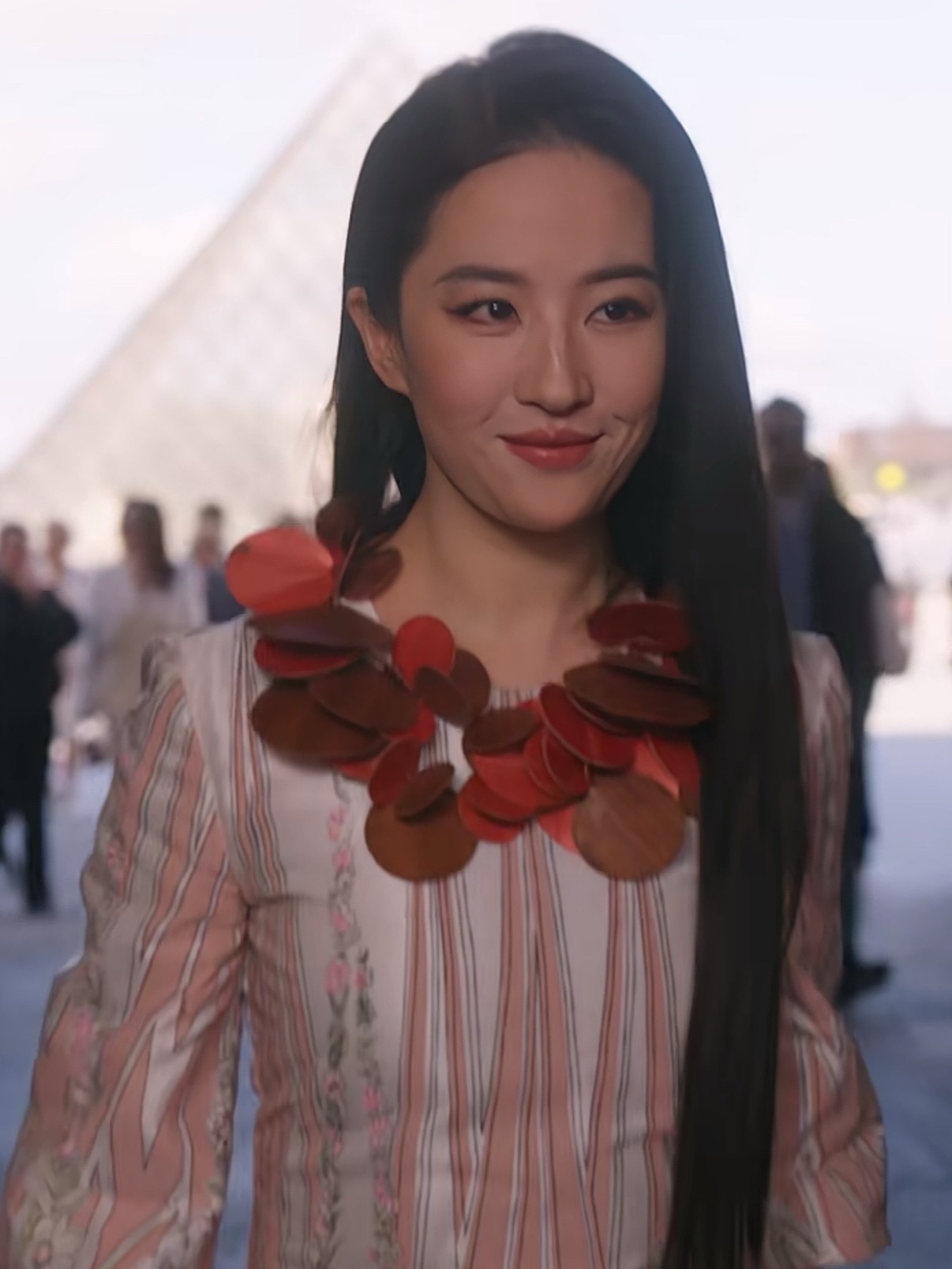 刘亦菲怎么变成这样了 法令纹好重 