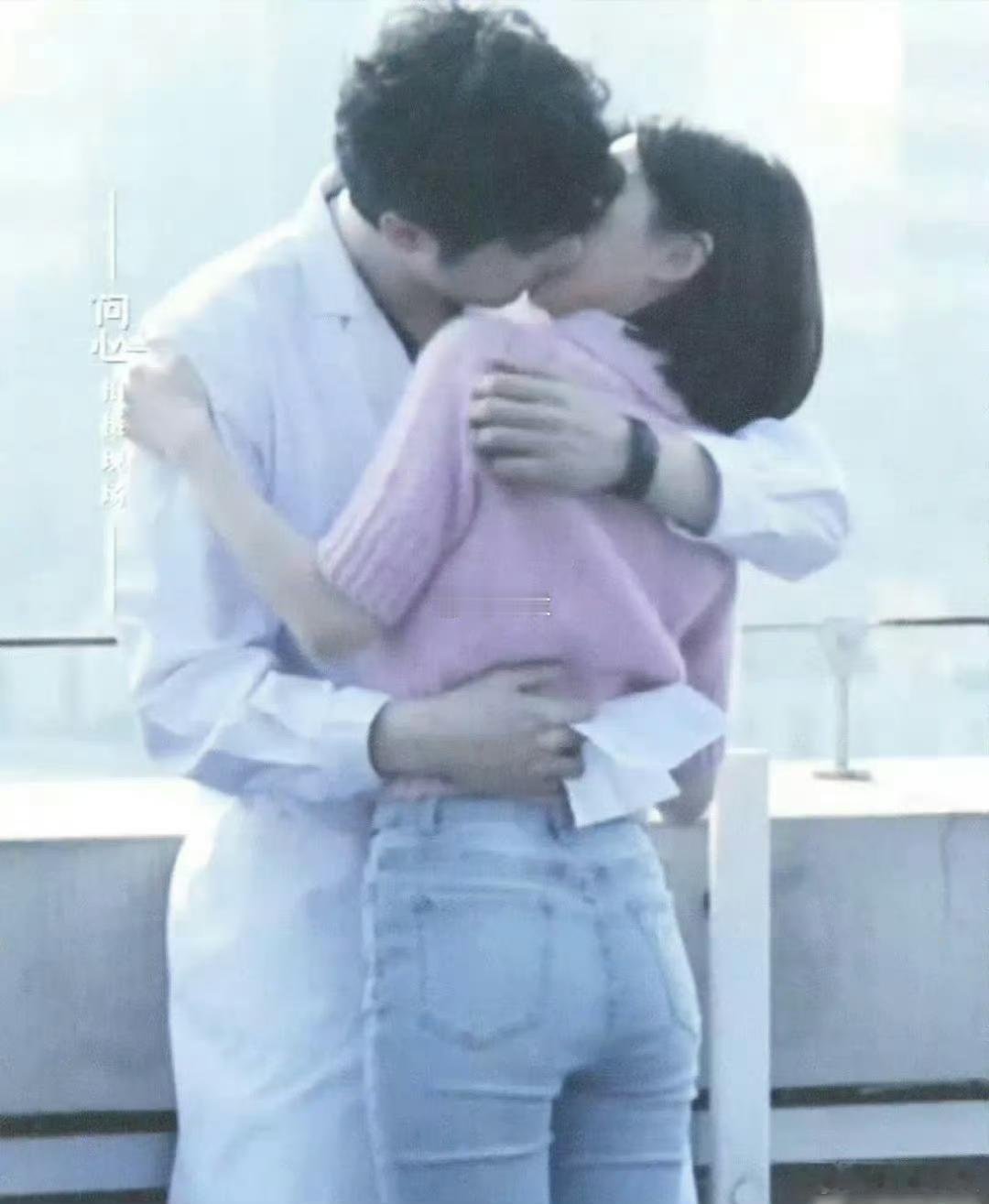 金世佳和毛晓彤的身高差，拍吻戏老金不会有犯罪感吗？