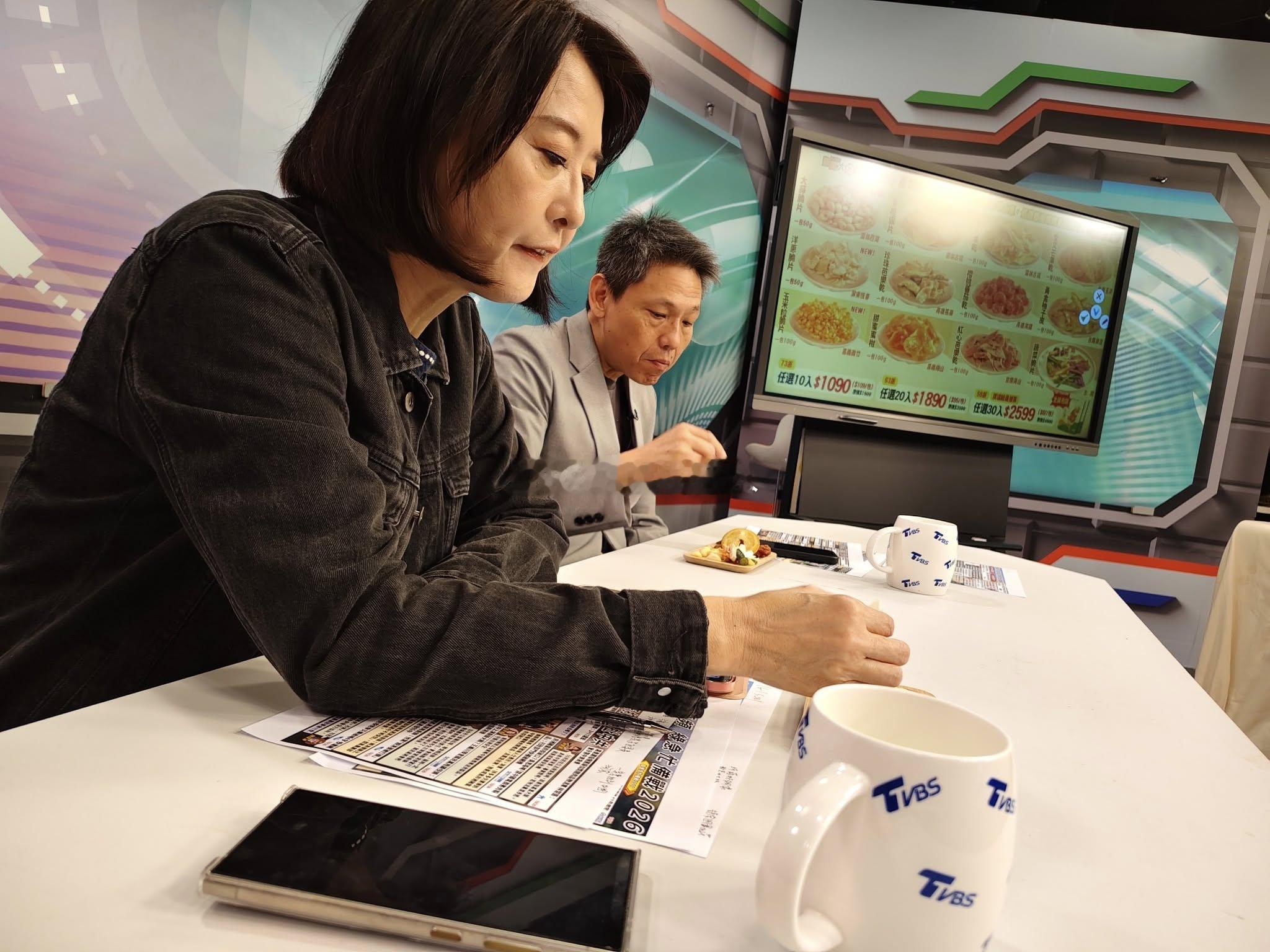 推个进景，王鸿薇符合61岁的样子。图3是去年4月27日在北京。热点观点，中国台湾