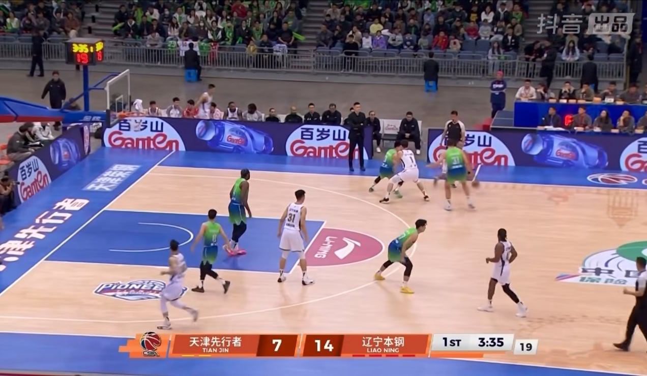 辽宁队这个重建，咱不说要达到什么高度哈，首先还是要解决进攻问题。10分钟一节拿2