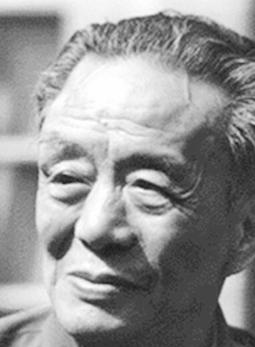 1939年，妻子正怀着身孕，艾青将她抛弃，转身迎娶了学生韦嫈，韦嫈为他生了4个孩