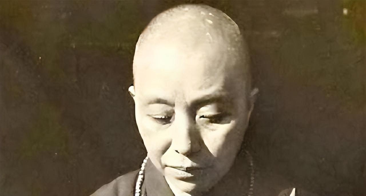 她接受不了丈夫出轨养女，选择皈依佛门，多年后收到丈夫一封信
李国秦因为丈夫出轨养