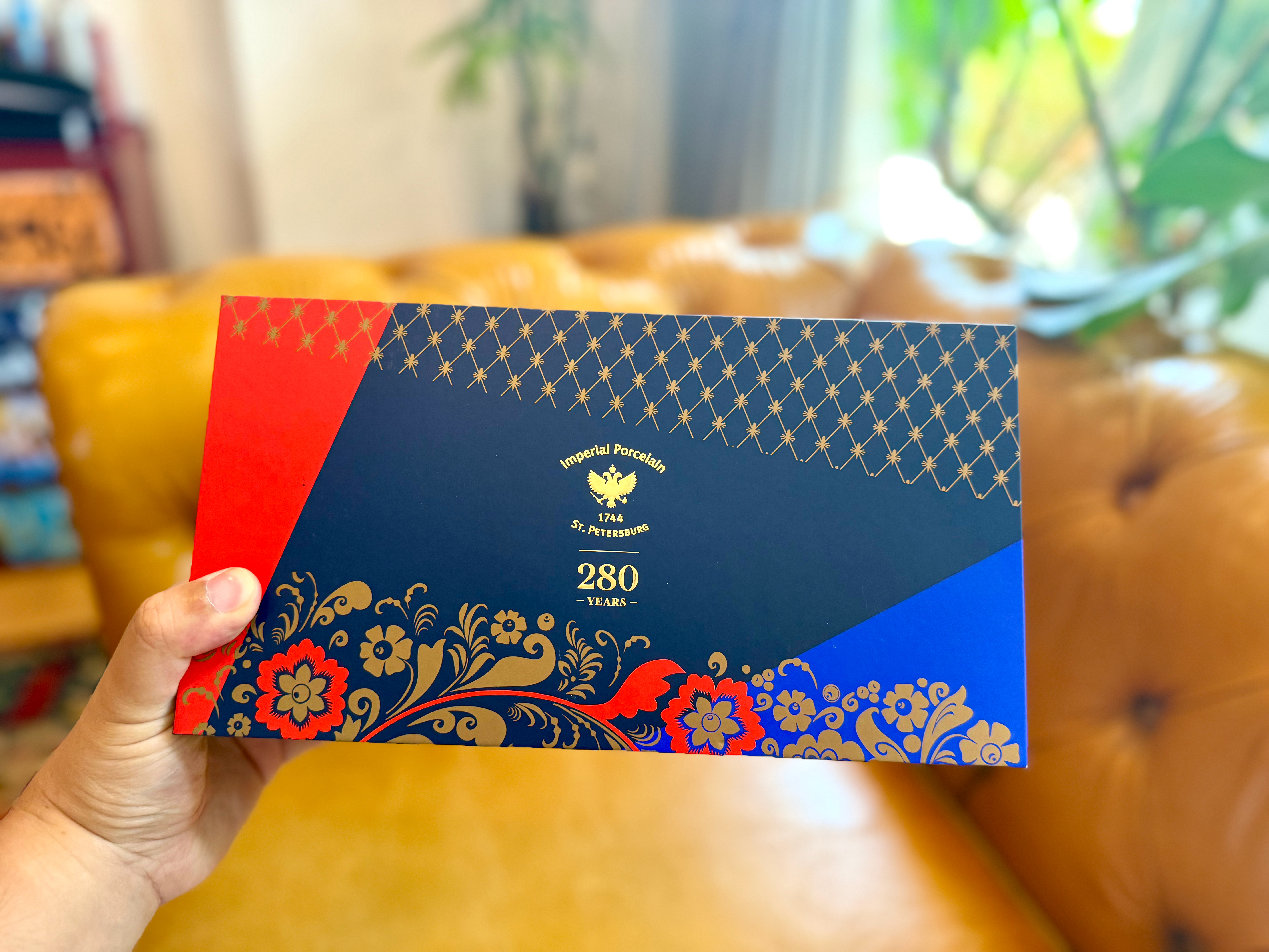 祝大家中秋节快乐！师兄突然发现一对价值428元的俄皇陶瓷咖啡杯不知道怎么处理。老