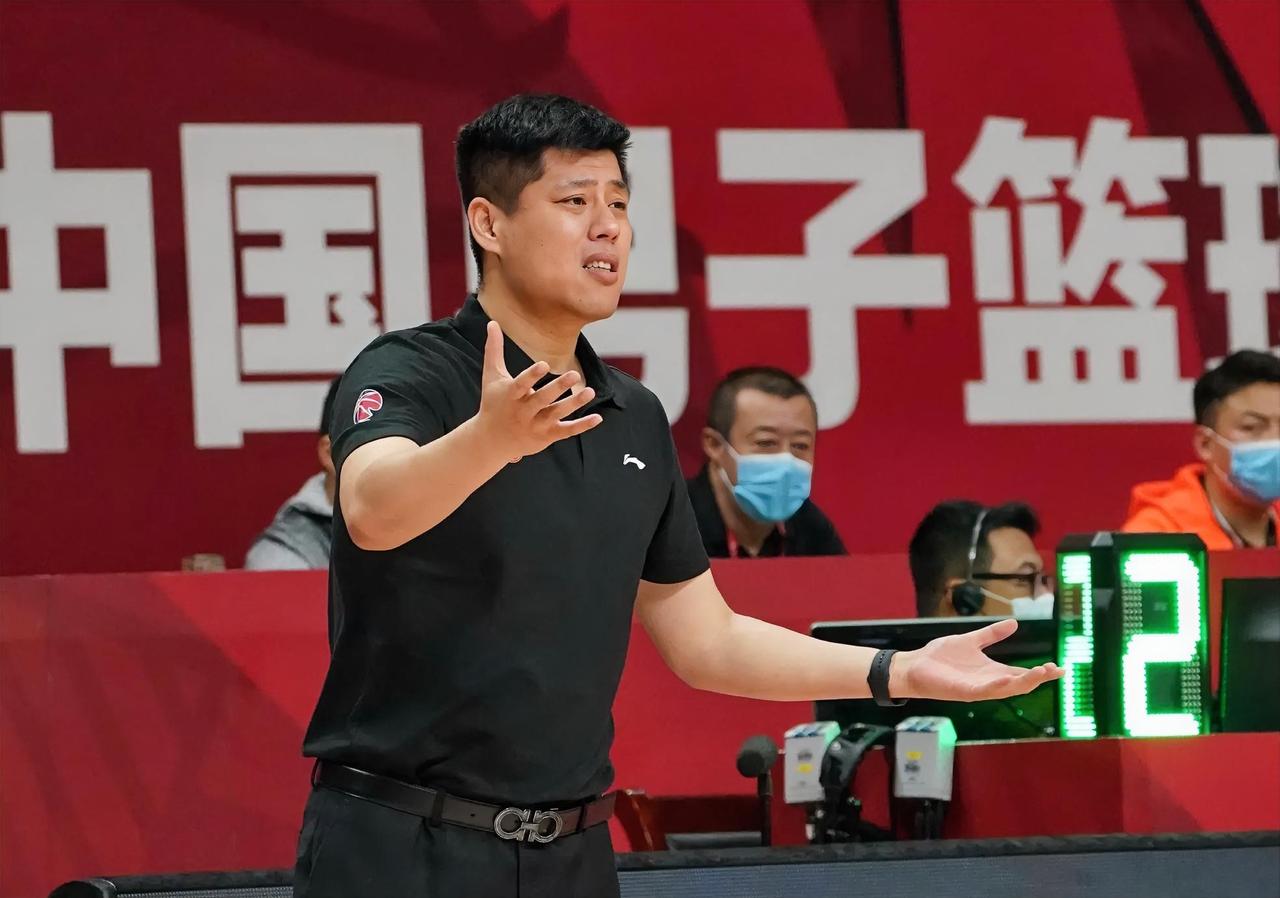脸都不要了，山西81-86不敌广厦！这三人要为输球负责！
 
潘江：迷之换人+战