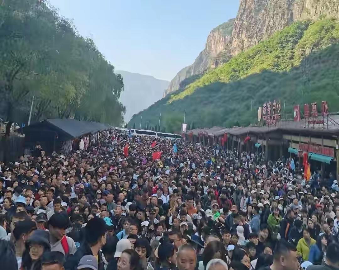 五一出去玩了三天，酒店从200涨到800。但我愣是一分钱没多花。

回来一查数据