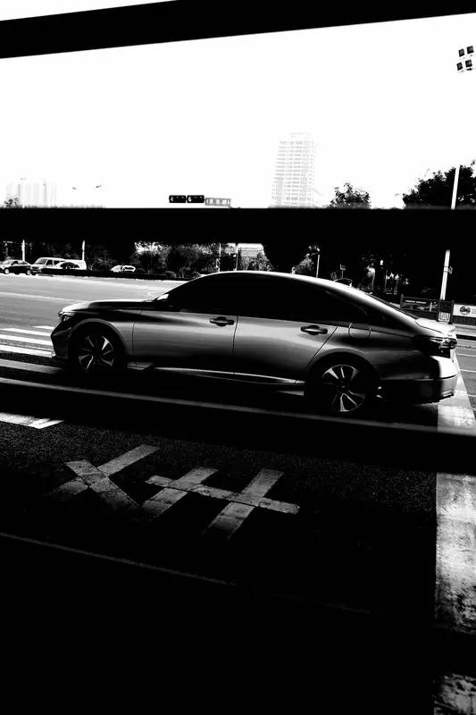 2026年春节后车市可太疯狂了，宝马狂降30万，雅阁跳水10万，一场全赛道的价格