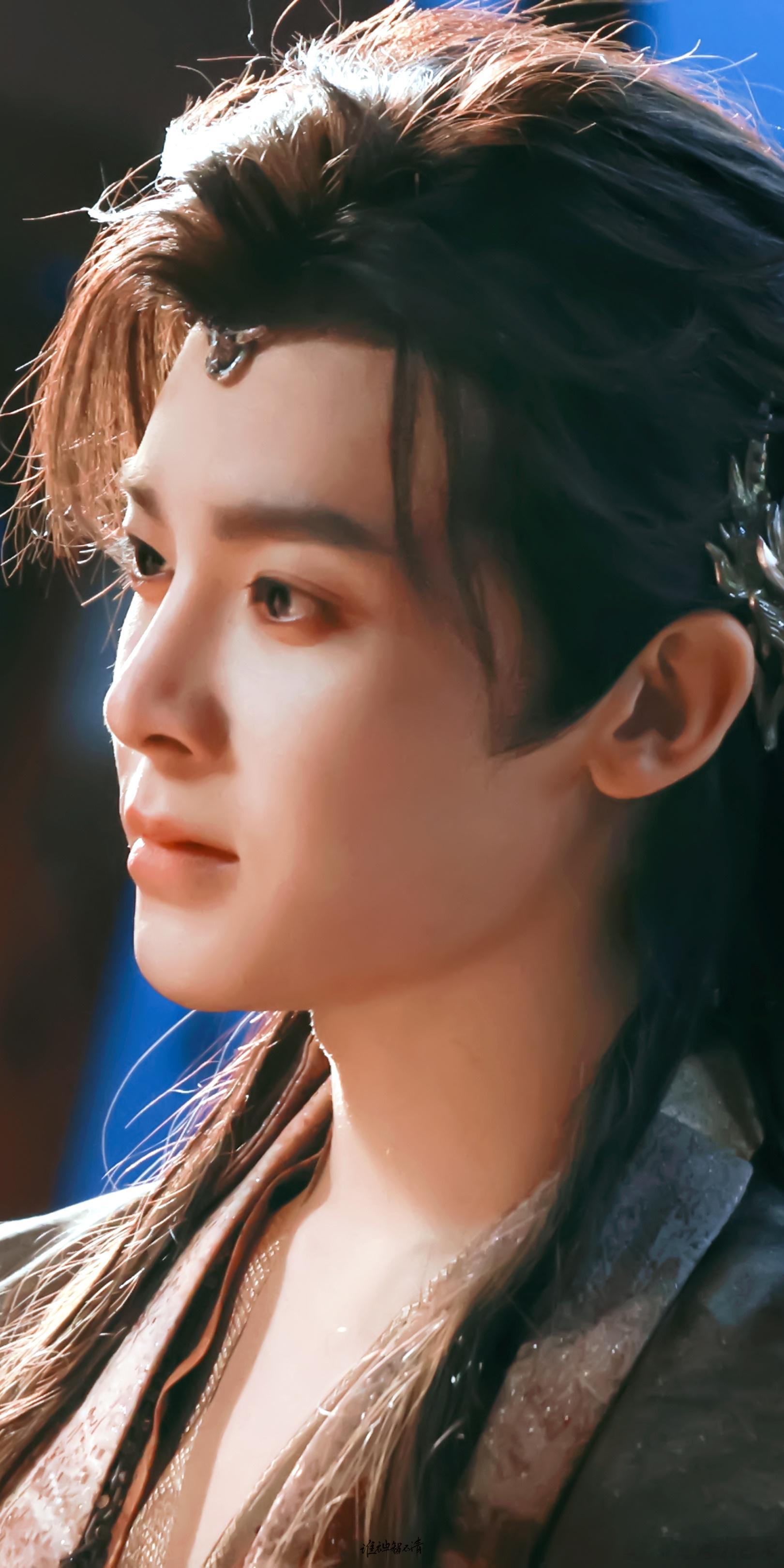 侯明昊四部作品入围微博视界大会 蛊风小生纪伯宰带给我们满满惊喜，👖追剧《入青云