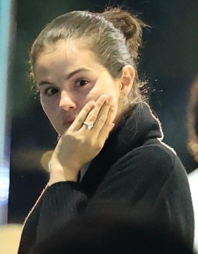 Selena Gomez 素颜上街，今天是她重生的第一天，她不再为了容貌而焦虑，