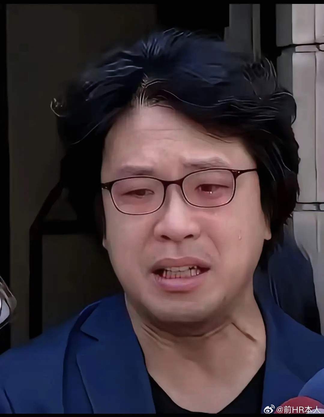 台独分子沈伯洋这是吓哭了么？这怂货要是一边说台湾人不怕，一边转头就哭得稀里哗啦，