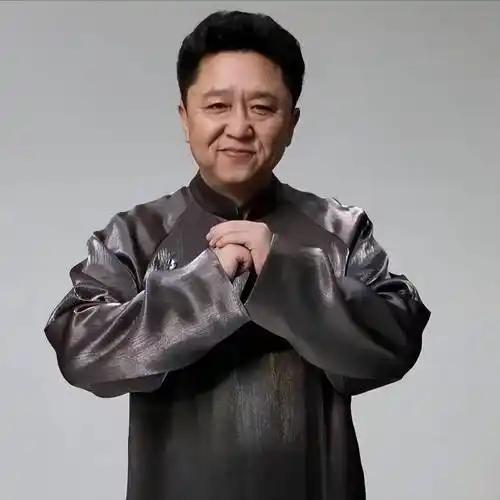 有段话，在网上传疯了。句句带"马"，句句见血。提拔的，都是溜须拍马的；重用的，都
