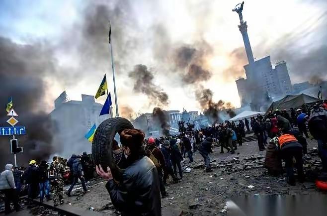 上千天俄乌冲突：从“捡钱包”到“掏家底”，谁才是真正的明白人？
 
打了上千天，