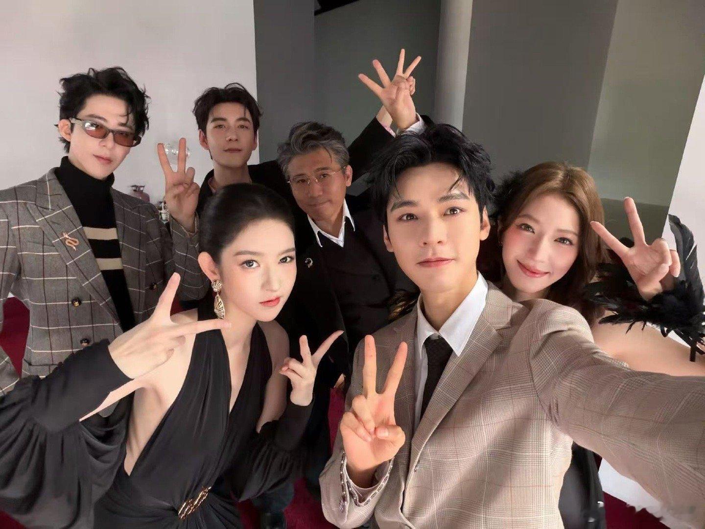 王玉雯晒地球超新鲜合照王玉雯晒地球超新鲜大合照王玉雯晒地球超新鲜大合照，好看，