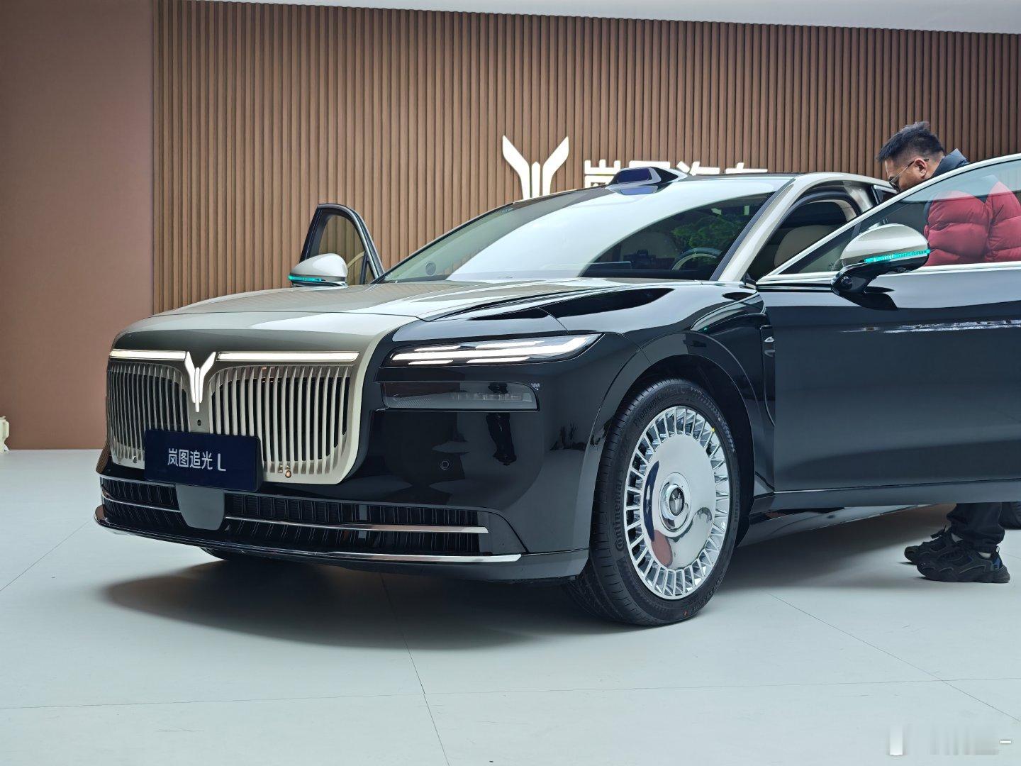 【抽奖】来岚图追光L上市发布会这车真是把豪华氛围感拿捏的死死的今晚正式上市，兄弟