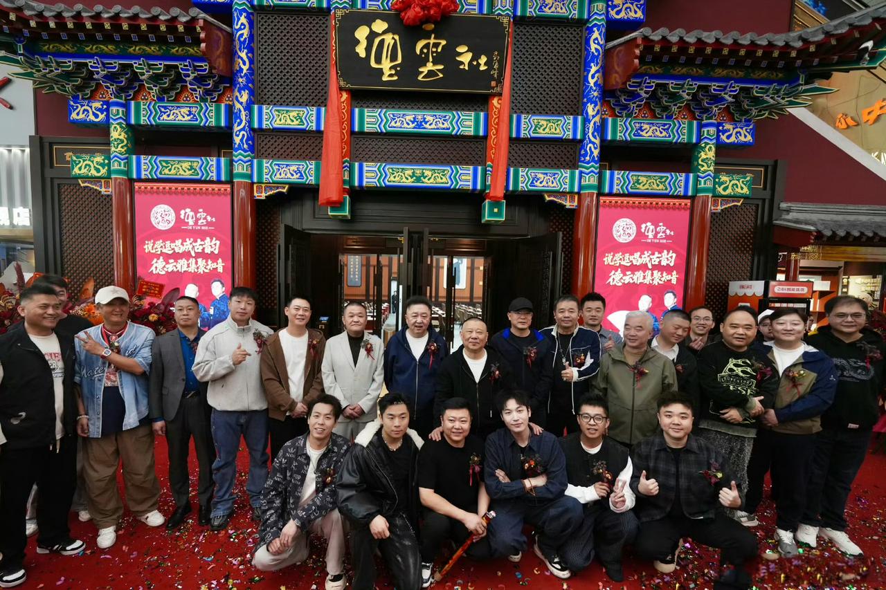 【德云相声演员靳鹤岚有望成为下一个队长，郭德纲寄予厚望，你怎么看？】
5日，德云