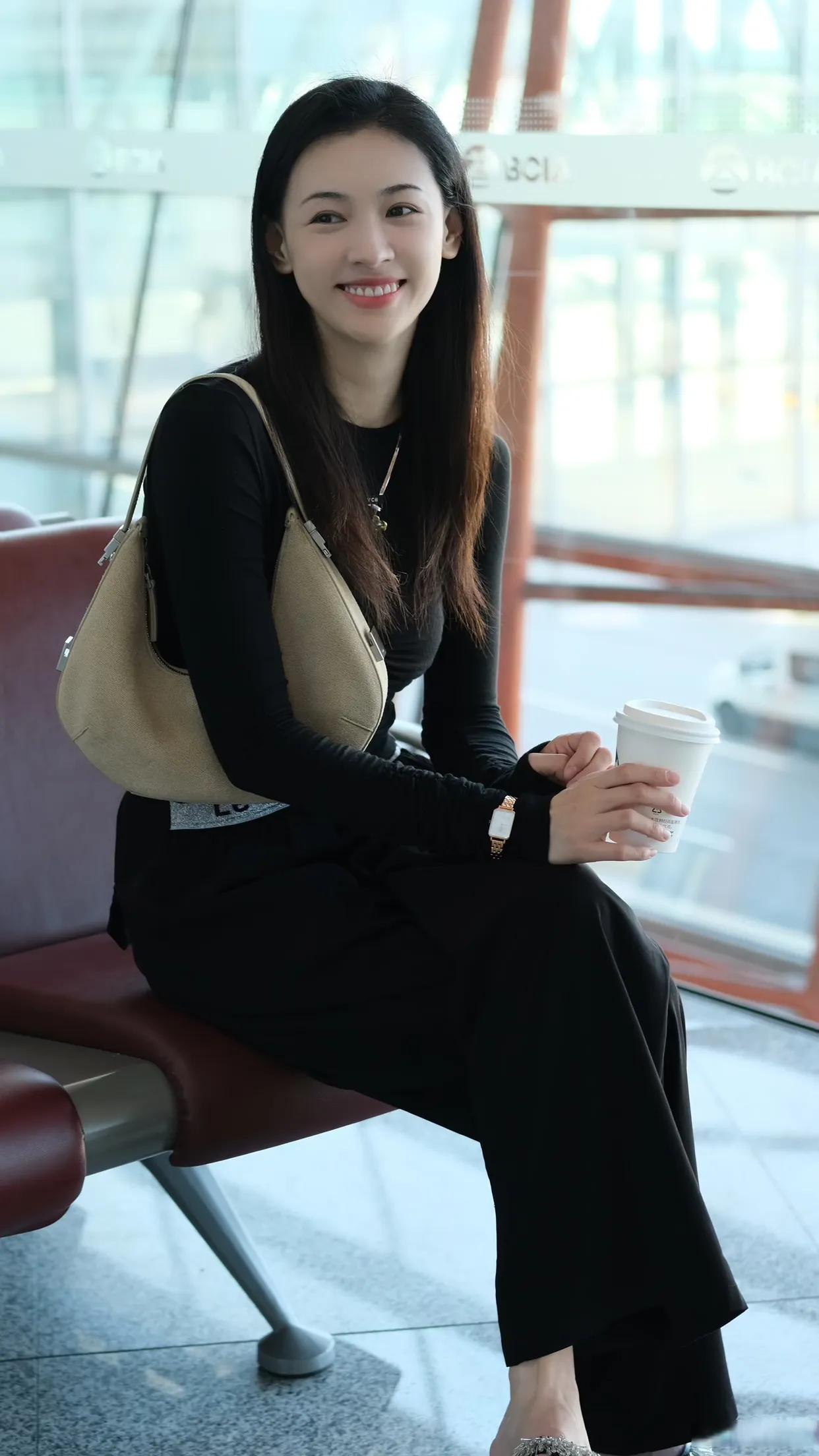 七夕吧，它属于一个浪漫的节日，女人也就多了一次攀比的机会，你看别的闺蜜都有人给送