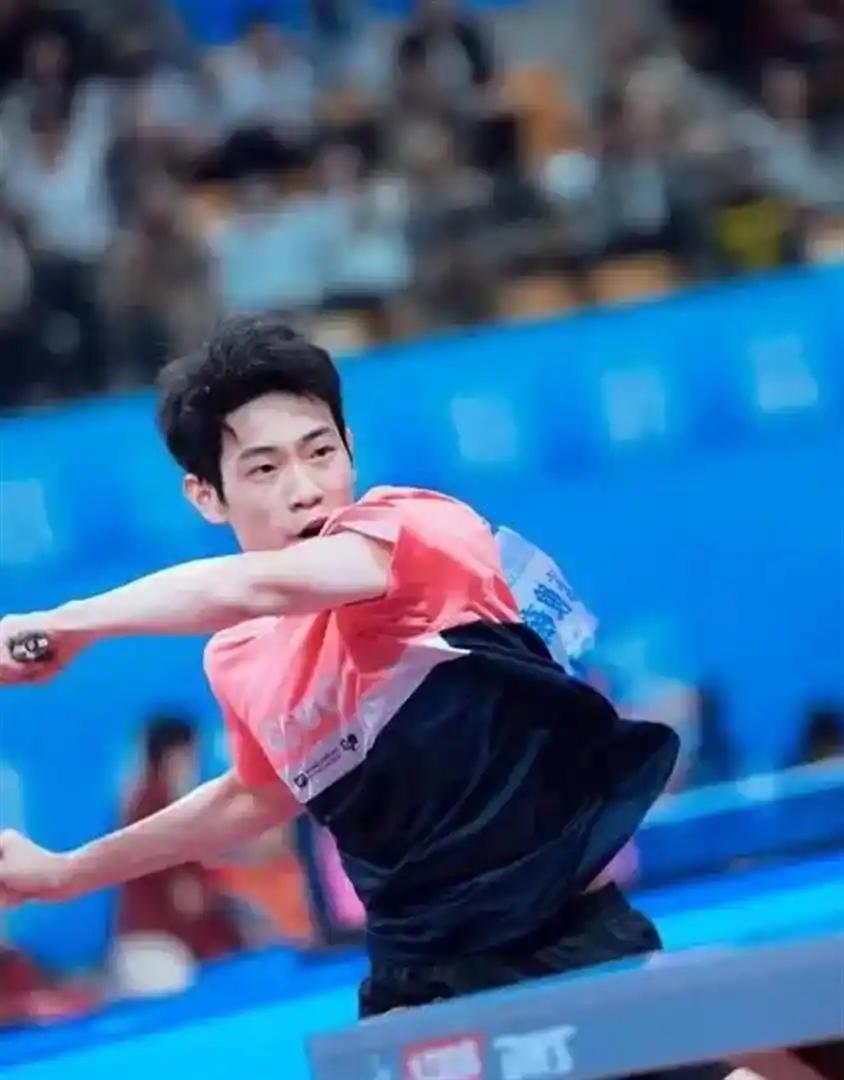 国乒一队左手将及特殊打法球员!
男一队:
左手将:王楚钦、黄友政、袁励岑、陈俊崧