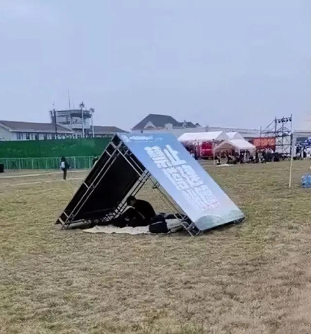 不是，你贴脸开大是吧[捂脸]
