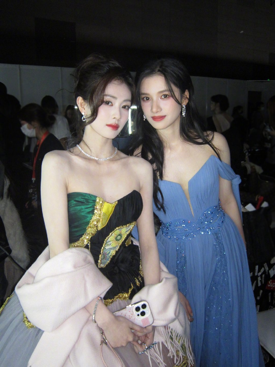 白鹿[超话]  