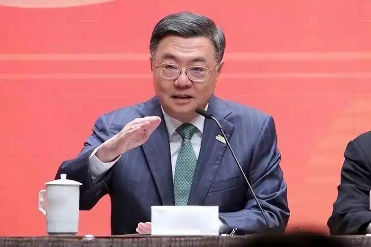 台“行政院”发表声明，

8月14日，台“行政院”借着特朗普出台无人机关税新政大