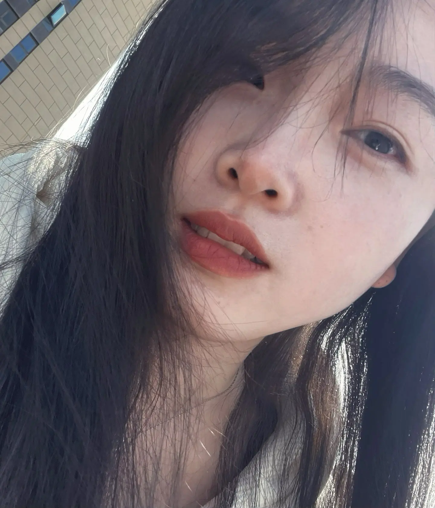 你的话语好中肯 不肯偏向我半分