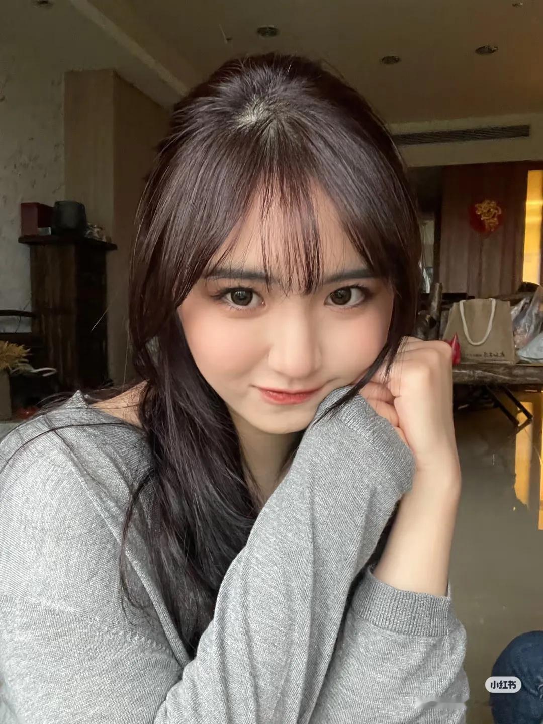 话说台湾近几年就推出了许多颜值和气质都相当不错的新晋博主，而王凡就是其中之一。凭