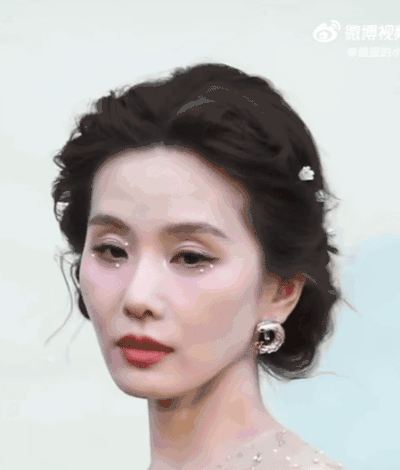 网友说刘诗诗总喜欢炒作自己的娃和婚姻 