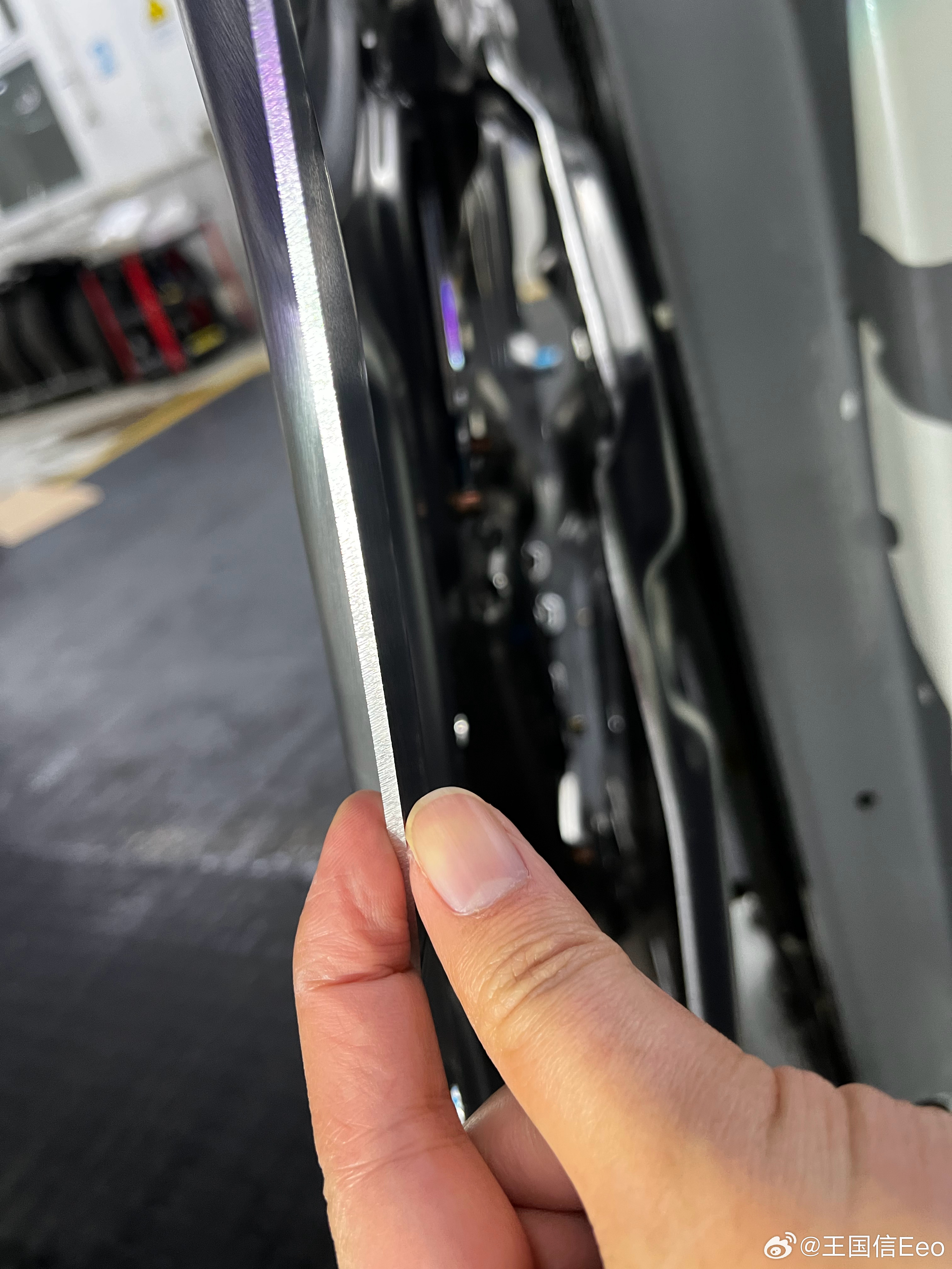 闲着没事。对比了一下官方正品和外面卖的配件。都是5052铝镁合金，都是五件套，都