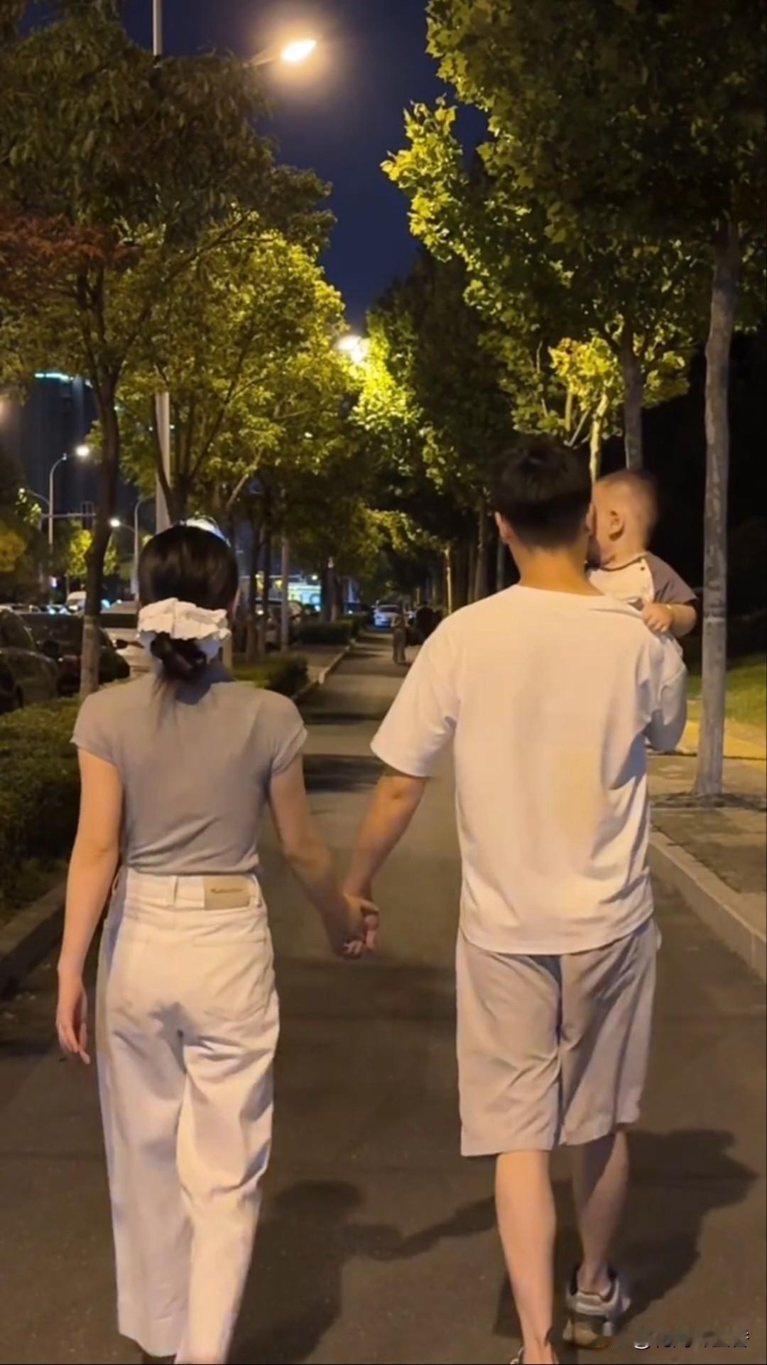 别再吹捧
“不嫖不赌”的男人，
那只是婚姻入门级要求…
 
总有人觉得，男人不嫖