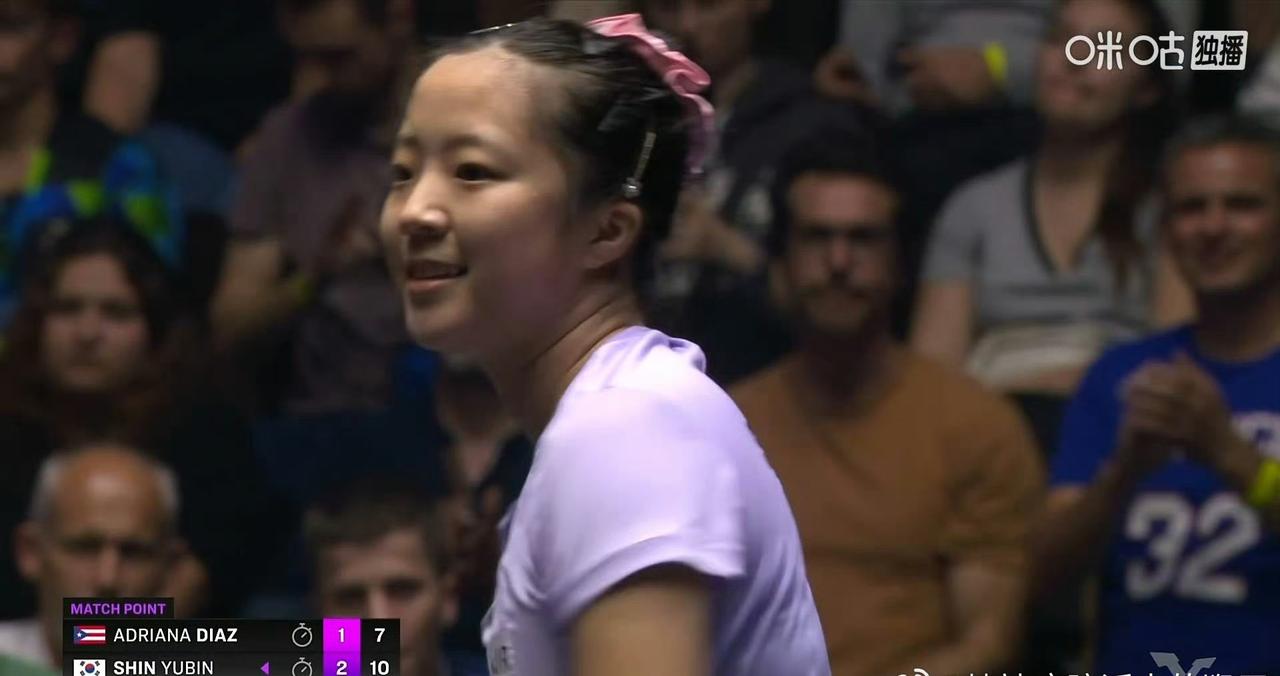 淘汰朱雨玲🇲🇴的迪亚兹🇵🇷也被淘汰了[吃瓜群众]，
两个漂亮的小黑妮儿打