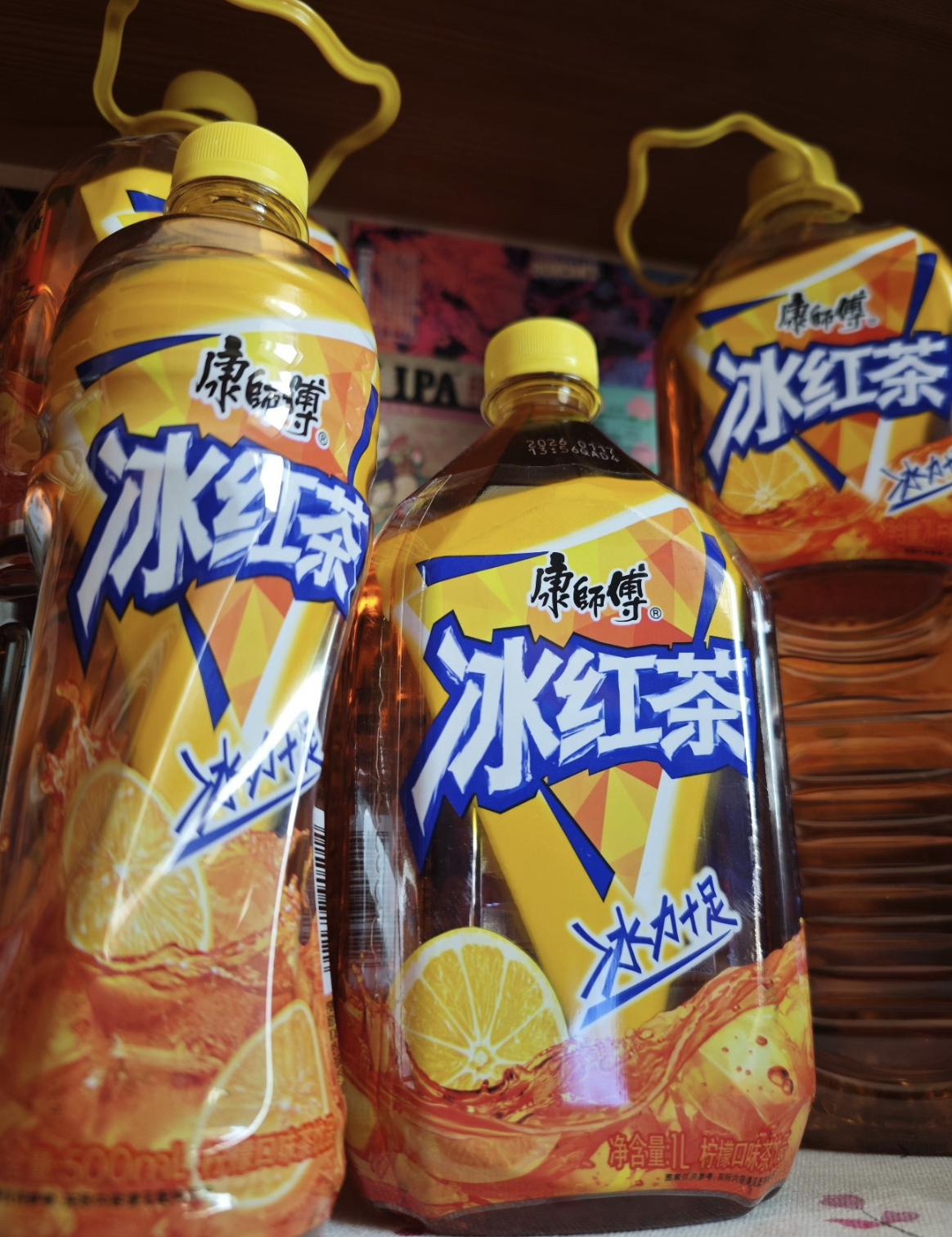 康师傅冰红茶卖不动了 很久没喝了，已经忘记是什么味道了。