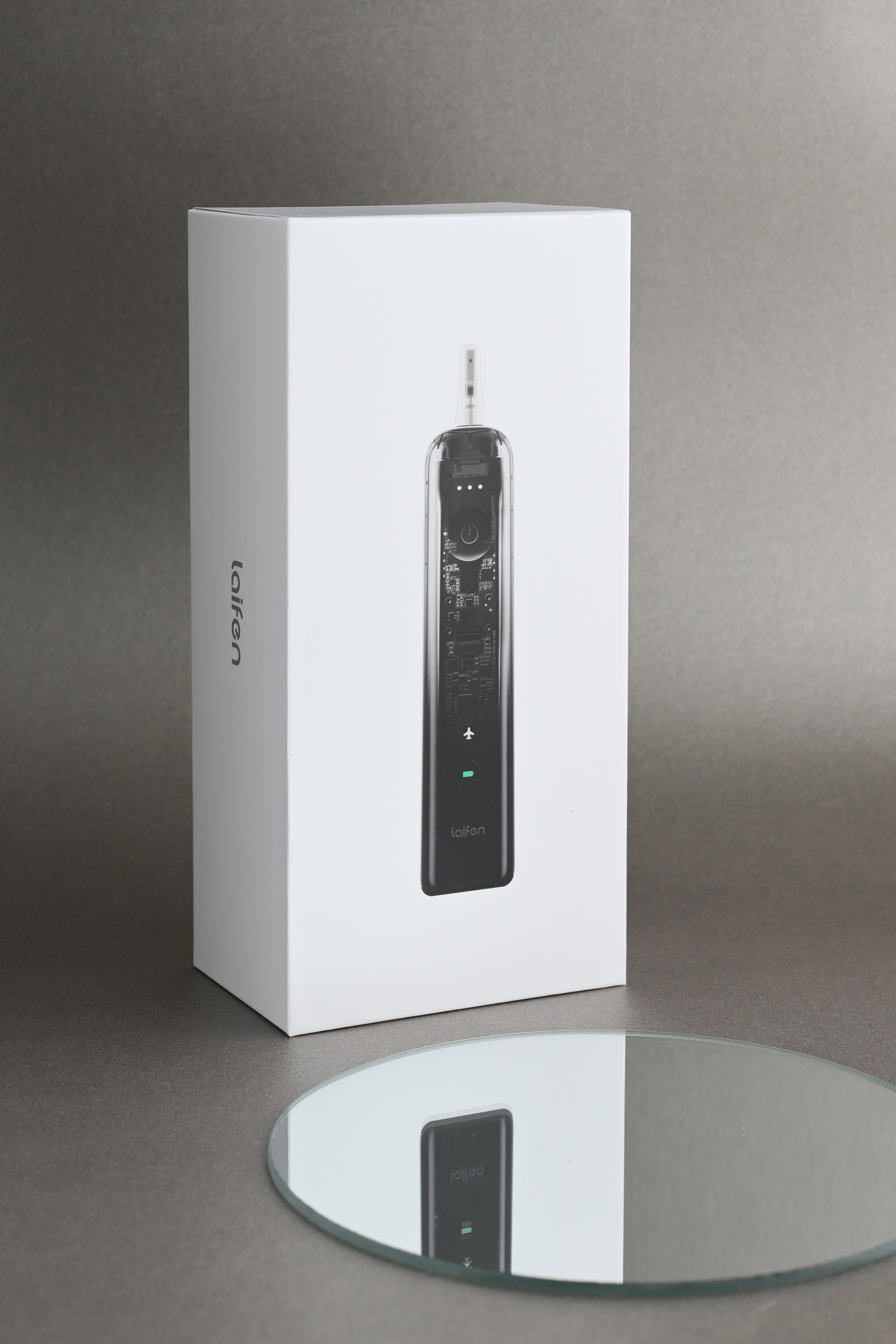 这是全新的徕芬扫振电动牙刷 i2，徕芬最新的旗舰款牙刷！自从徕芬开创了「扫振一体