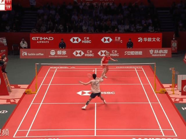 2025年世界羽联年终总决赛 石宇奇：我这球居然滚过去了感觉给一哥自己吓一跳 