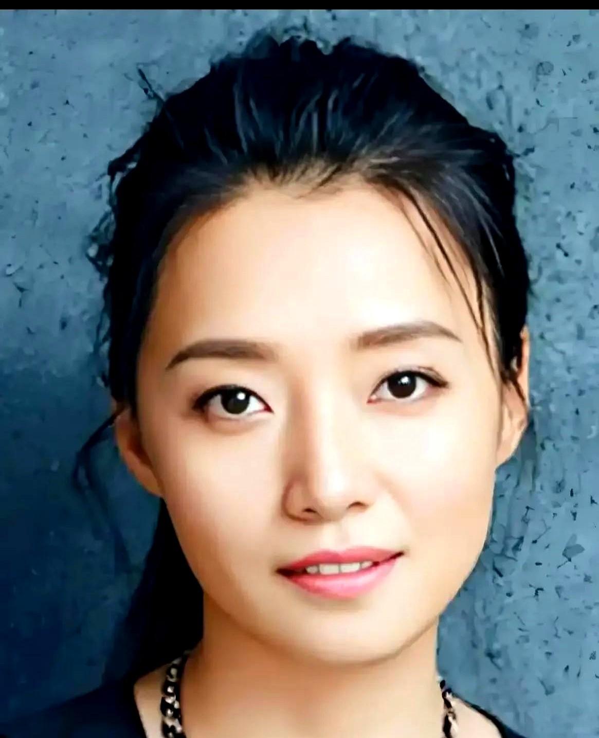 守寡半辈子，改嫁也没翻身

秀在《闯关东》里守了半辈子，后来改嫁一郎，日子还是苦