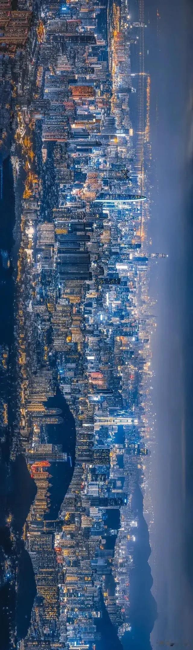 深圳的夜景，为何看起来比北上广还要更繁华呢？这主要是跟深圳的地理，面积有关。北上