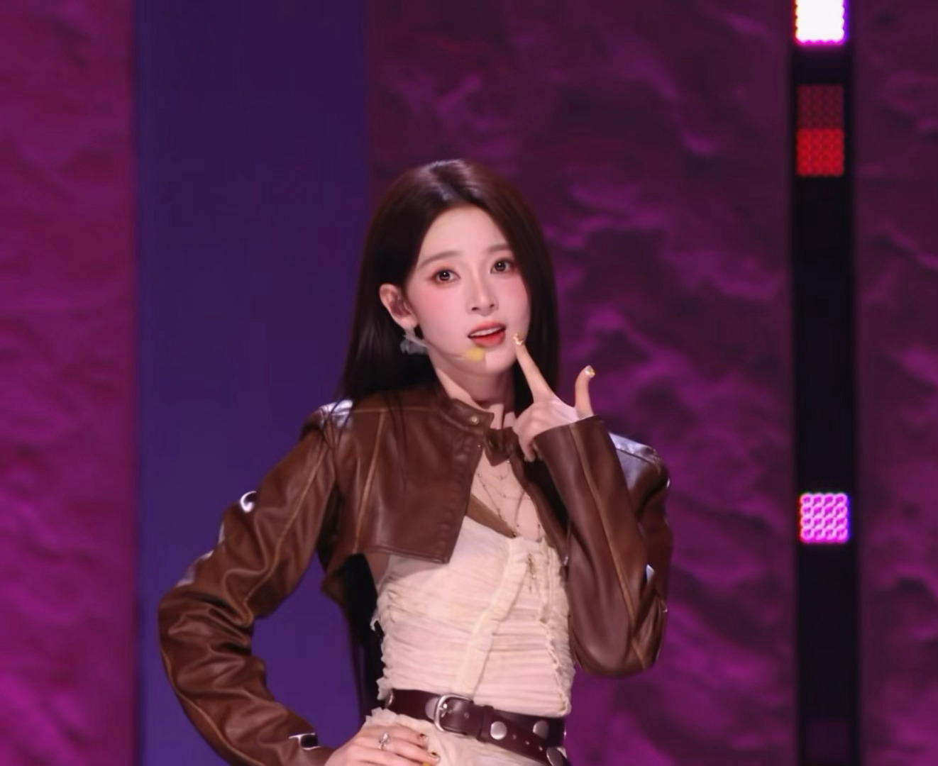 这个ending pose完全甜妹！浪姐直播